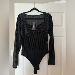 XL lulu’s black velvet bodysuit
